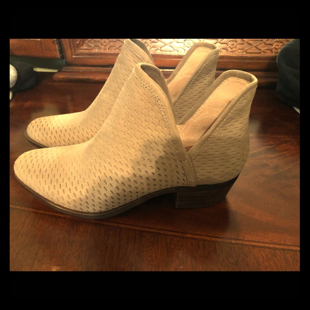 Women’s shoes